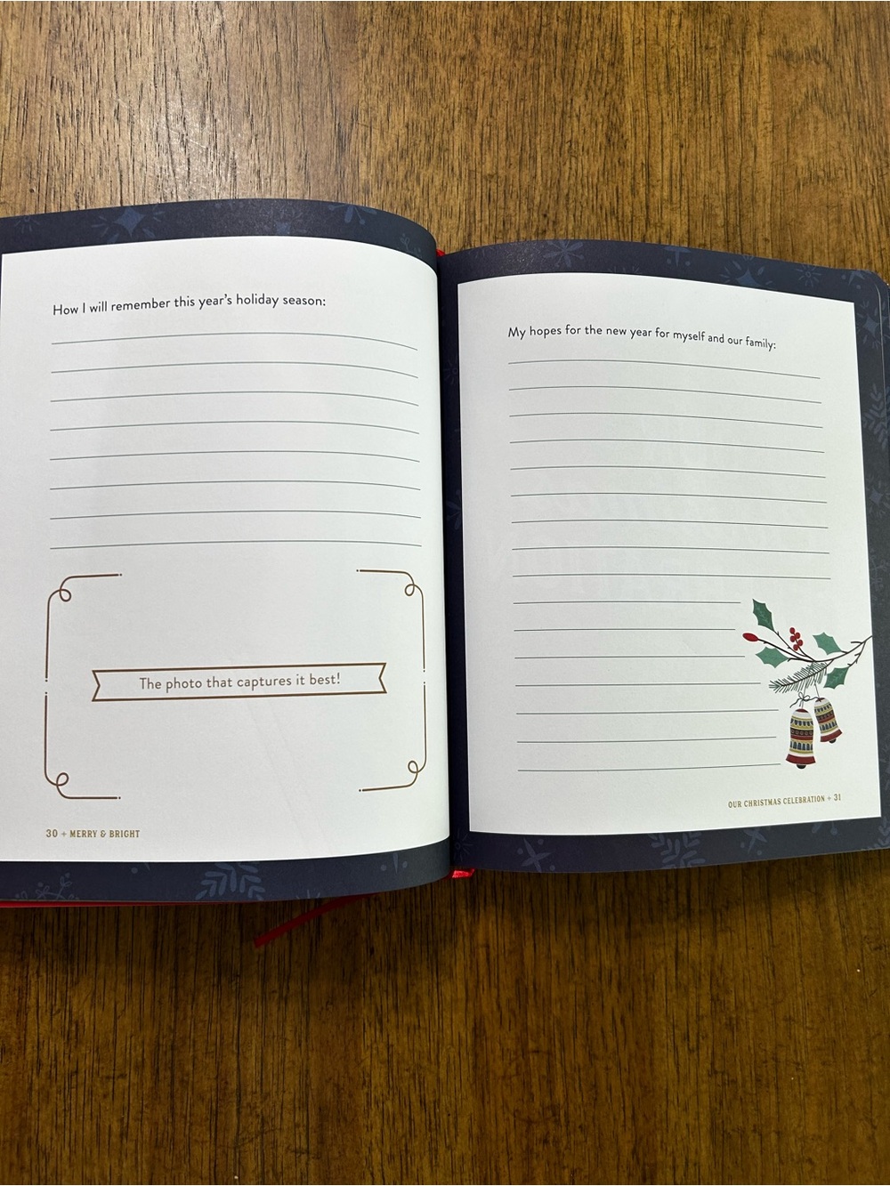 NEW Merry & Bright Holiday Keepsake Journal of Family Christmas Memories - Picture 3 of 5